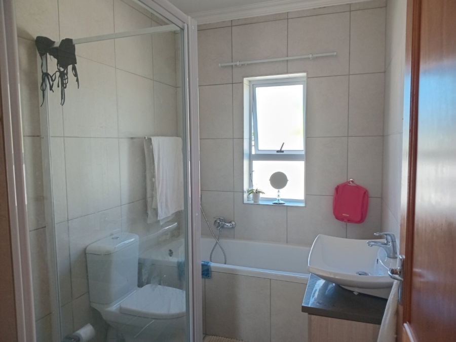 To Let 3 Bedroom Property for Rent in Kraaibosch Western Cape